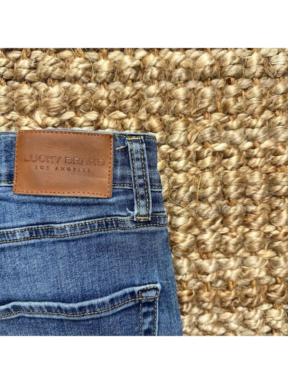410 Lucky Brand Jeans Denim (32x29) Slim Striaight